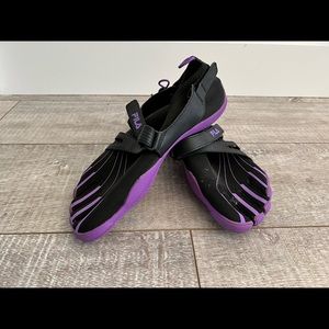 Fila finger shoes womens size 10